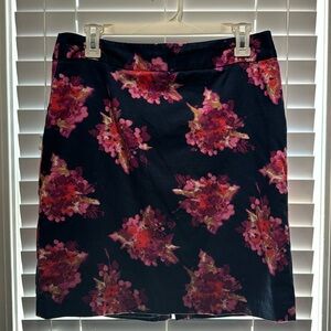 LOFT Women's Navy Blue & Pink Floral Print Straight Pencil Skirt in Size 8